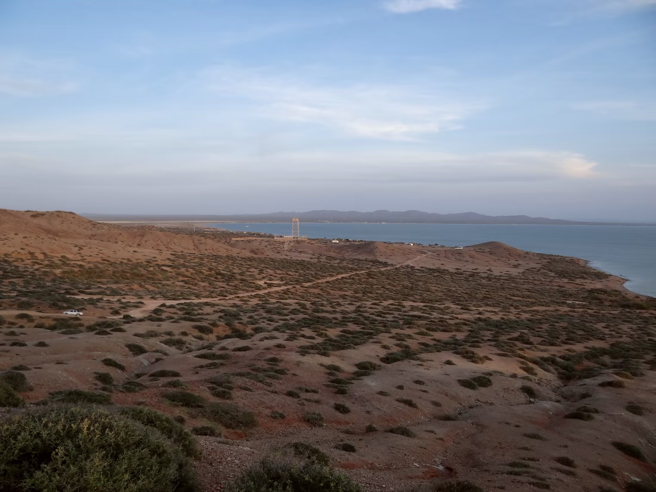 Vista amplia de Cabo de la Vela al final de la tarde.